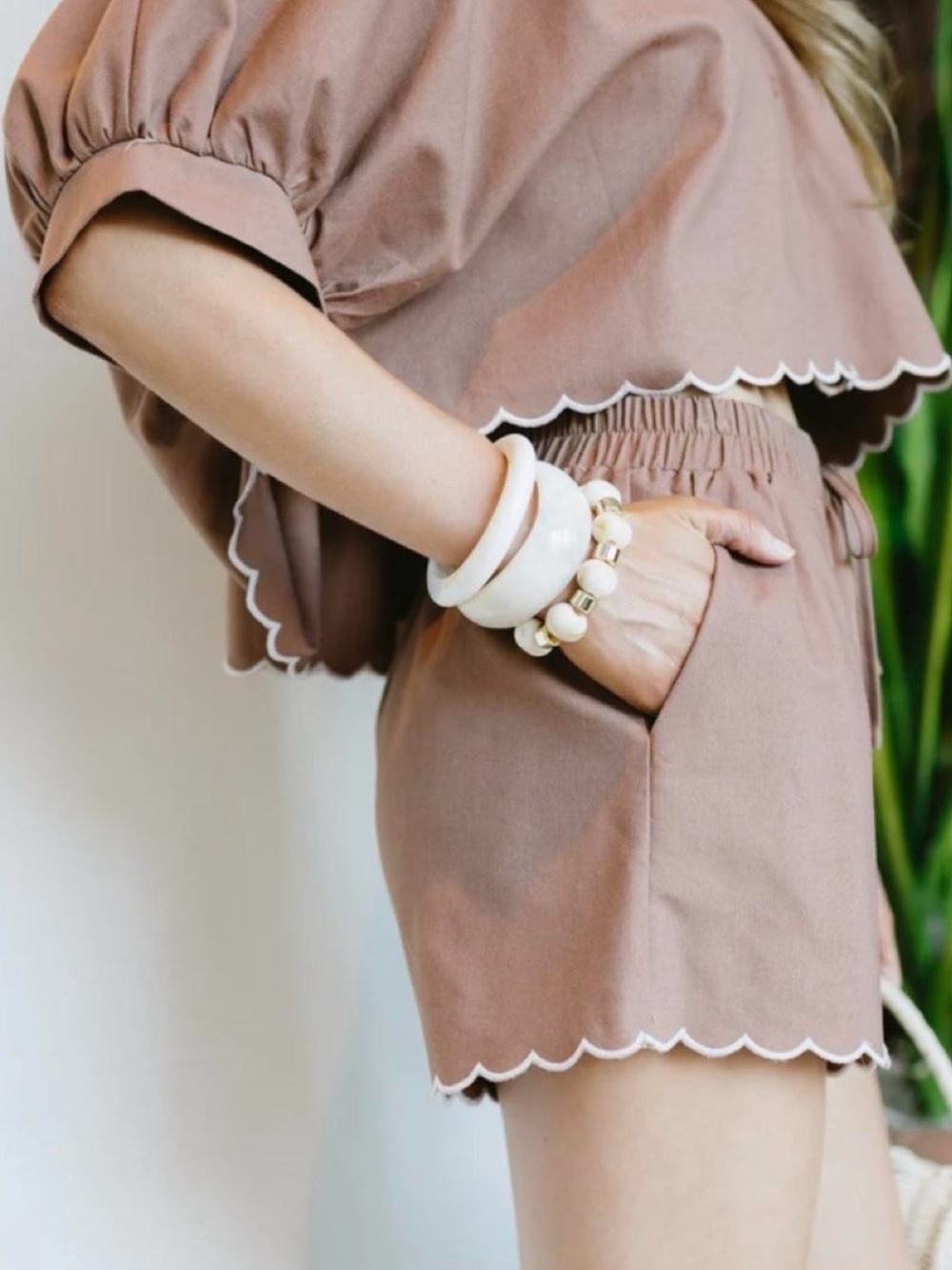 Vestique brown two-piece set. - Picture 4 of 5